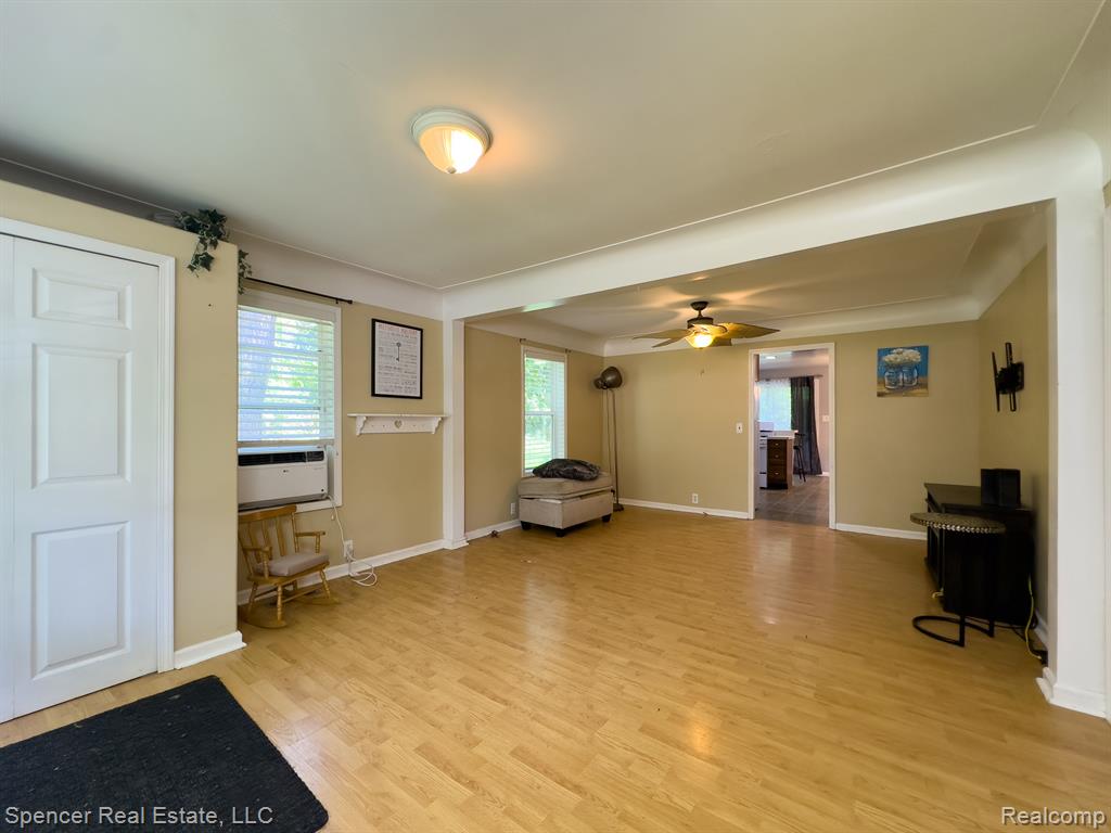 518 Alfred Road Ortonville, MI 48462 - Photo 3 of 13