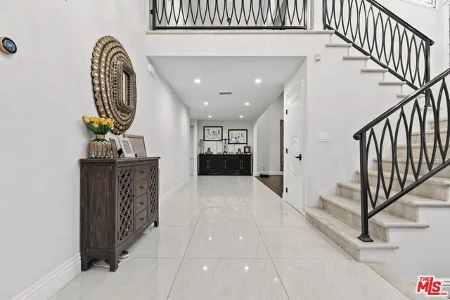 $3,190,000 | 2427 Flintridge Drive, Glendale, CA 91206