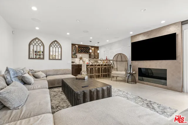 $3,190,000 | 2427 Flintridge Drive, Glendale, CA 91206