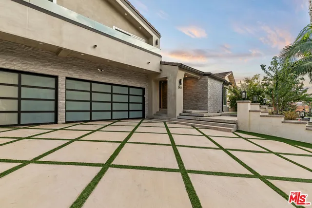 $3,190,000 | 2427 Flintridge Drive, Glendale, CA 91206