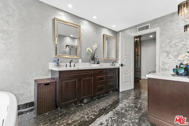 $3,190,000 | 2427 Flintridge Drive, Glendale, CA 91206