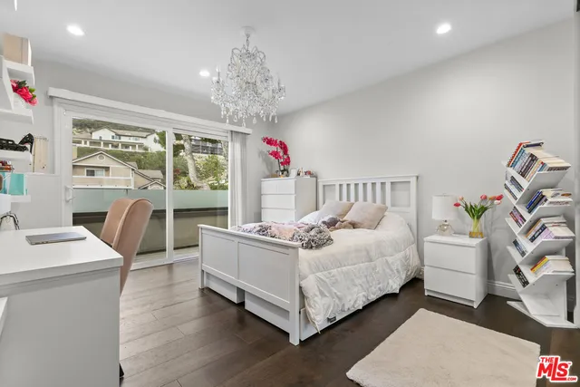 $3,190,000 | 2427 Flintridge Drive, Glendale, CA 91206