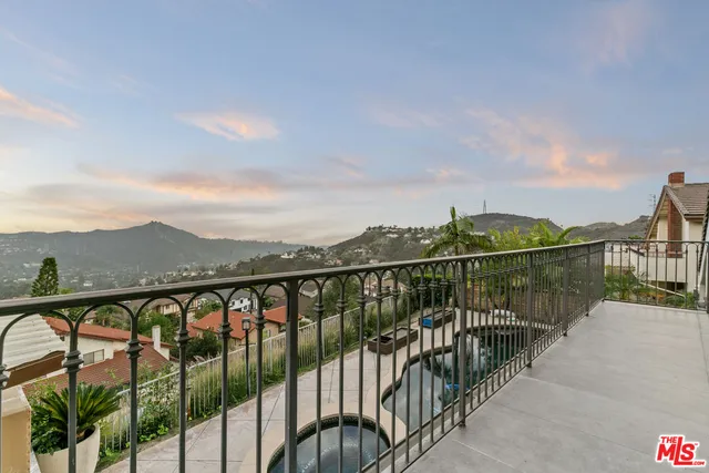 $3,190,000 | 2427 Flintridge Drive, Glendale, CA 91206