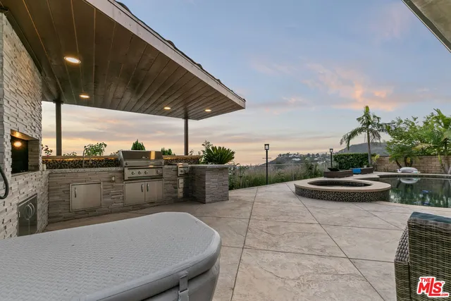 $3,190,000 | 2427 Flintridge Drive, Glendale, CA 91206