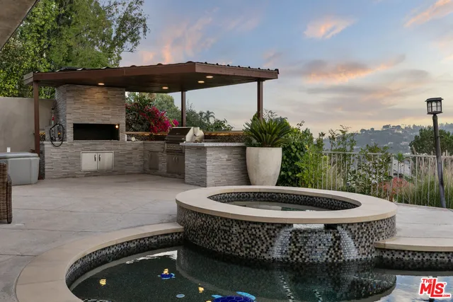 $3,190,000 | 2427 Flintridge Drive, Glendale, CA 91206