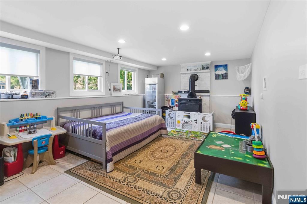 345 Saddle River Road Saddle Brook, NJ 07663 - Photo 23 of 36