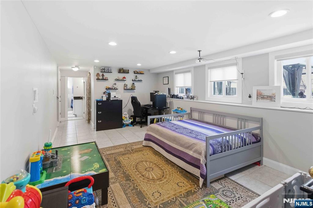 345 Saddle River Road Saddle Brook, NJ 07663 - Photo 24 of 36