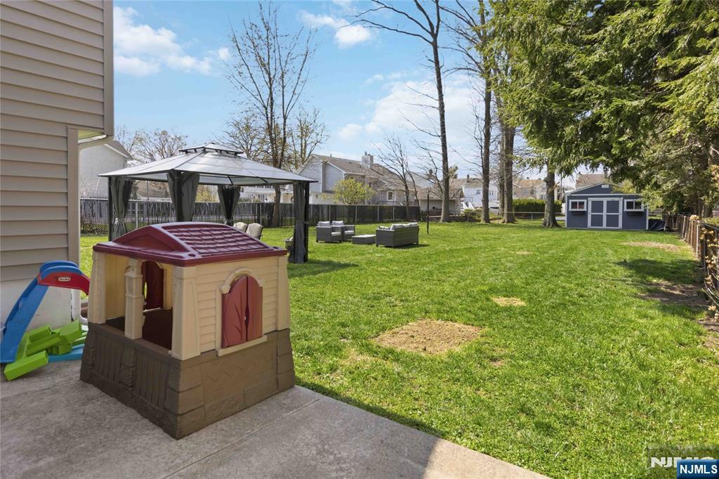 345 Saddle River Road Saddle Brook, NJ 07663 - Photo 28 of 36