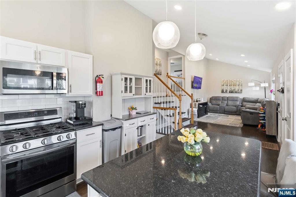 345 Saddle River Road Saddle Brook, NJ 07663 - Photo 8 of 36