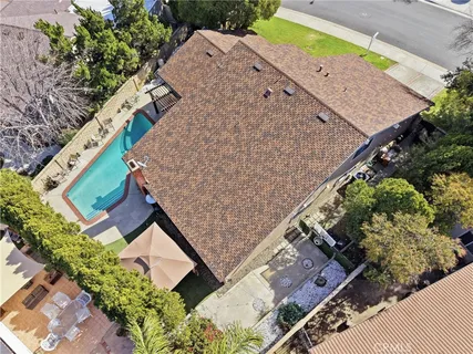 $949,999 | 23943 Vía Flamenco, Valencia, CA 91355