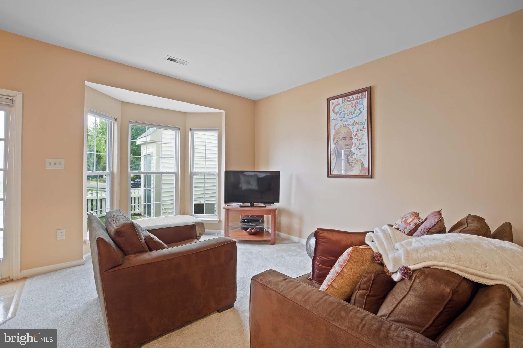 303 Assembly Point Court Odenton, MD 21113 - Photo 7 of 24 Living Area