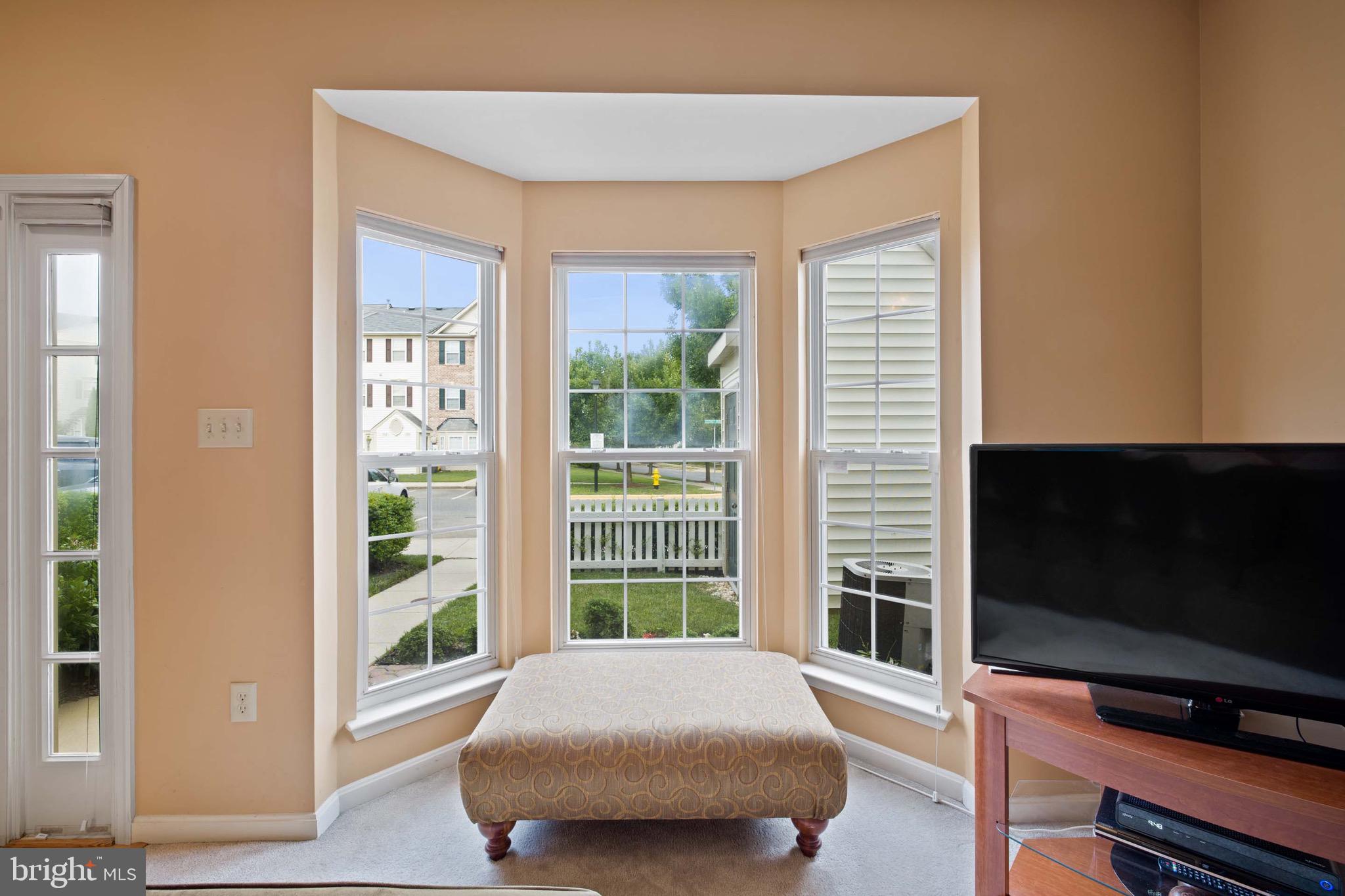 303 Assembly Point Court Odenton, MD 21113 - Photo 9 of 24 Living Area