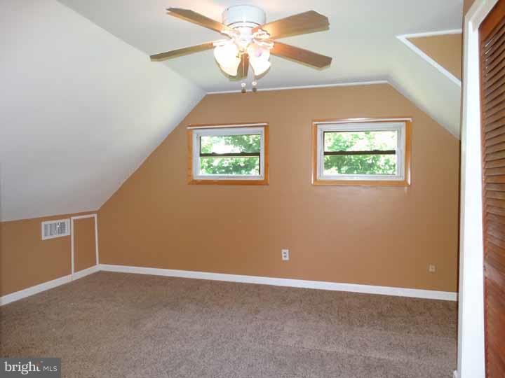 41 Inwood Road Levittown, PA 19057 - Photo 16 of 22 Gallery Image 16