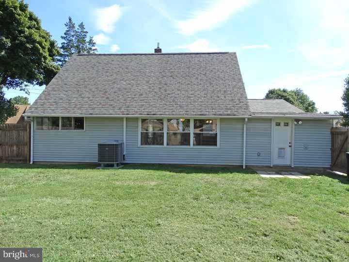 41 Inwood Road Levittown, PA 19057 - Photo 19 of 22 Gallery Image 19
