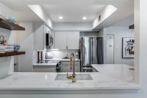 $340,000 | 6020 Birchbrook Drive, Unit 210, Dallas, TX 75206