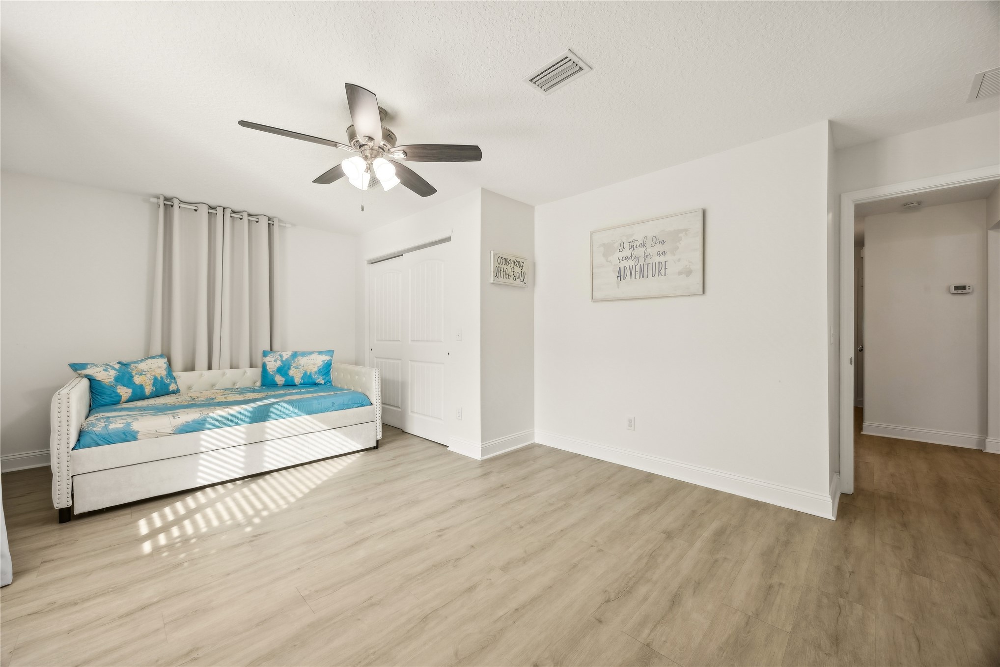 95103 Greenberry Road Fernandina Beach, FL 32034 - Photo 23 of 69 a living room with furniture and wooden floor