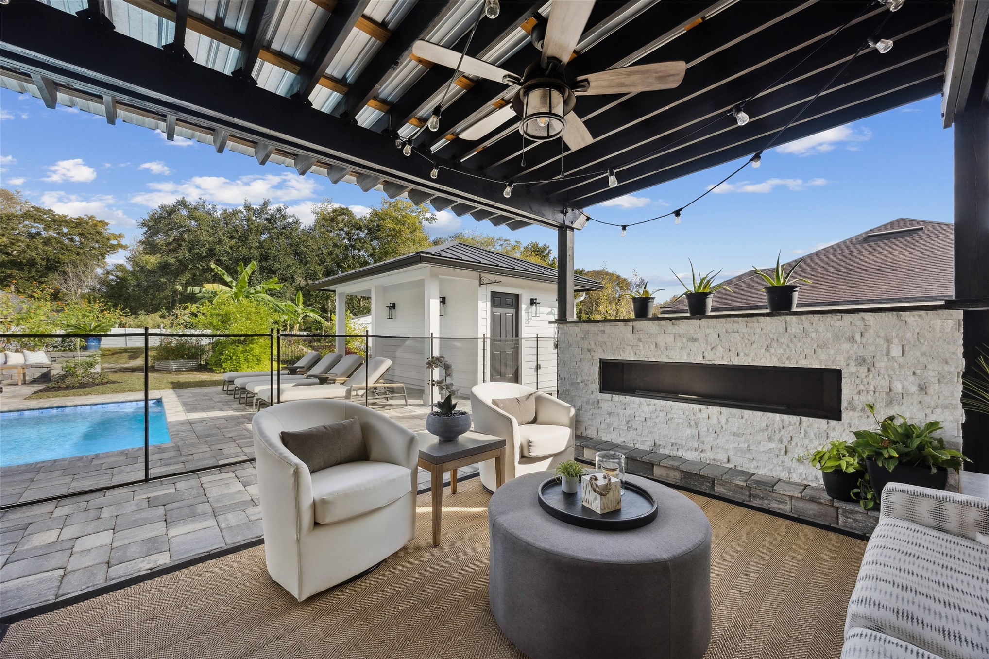 95103 Greenberry Road Fernandina Beach, FL 32034 - Photo 33 of 69 a living room with furniture and a wooden floor