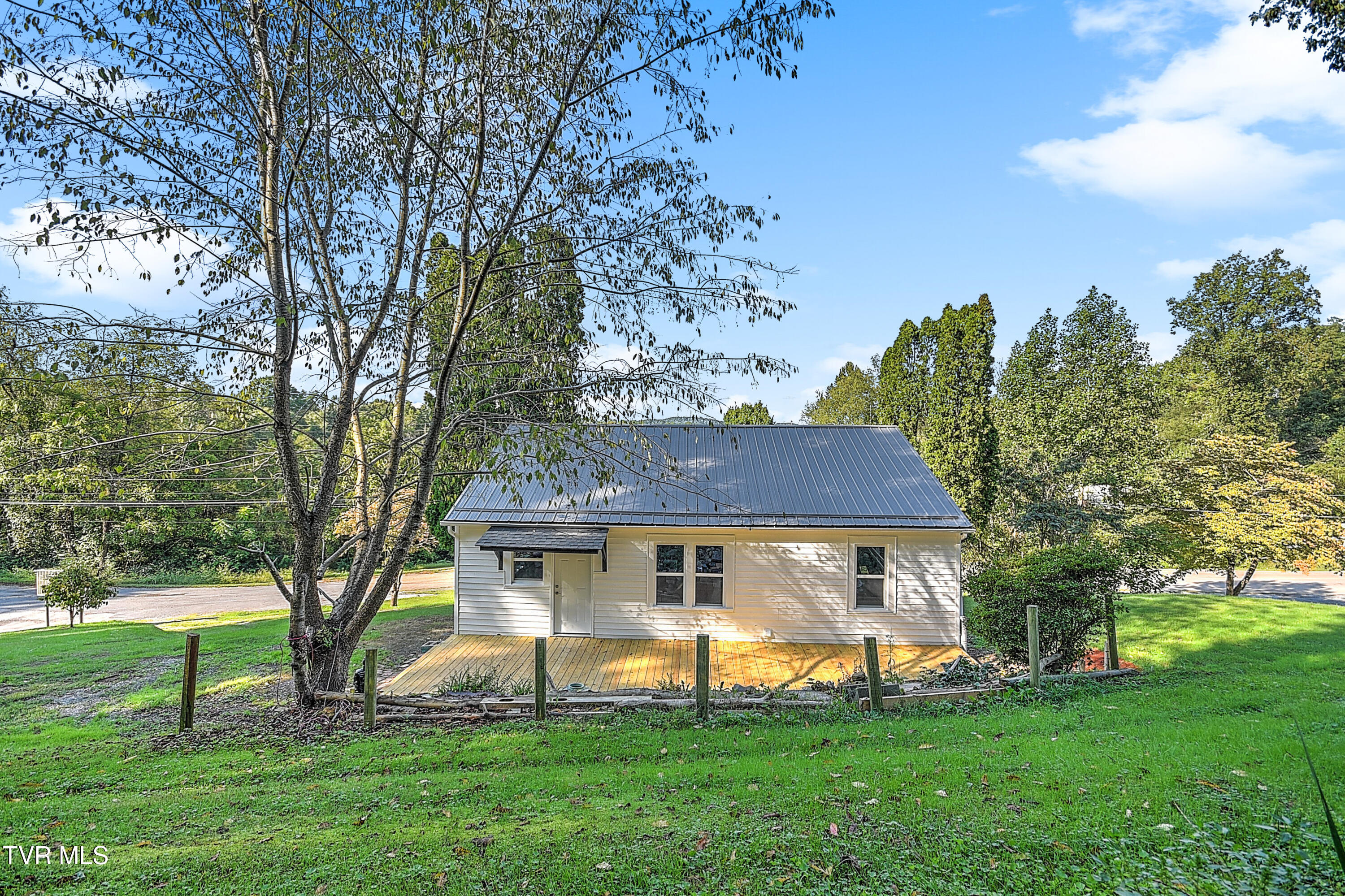 222 Emmett Road Bristol, TN 37620 - Photo 30 of 32 31-print-222 Emmett CP-30