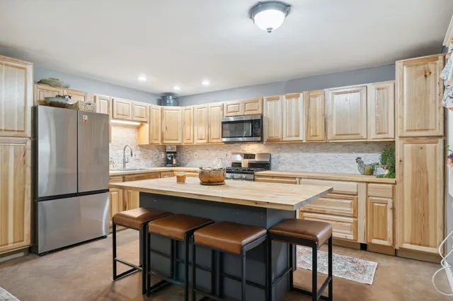 $1,250,000 | 153 May Street, Canaan, NH 03741