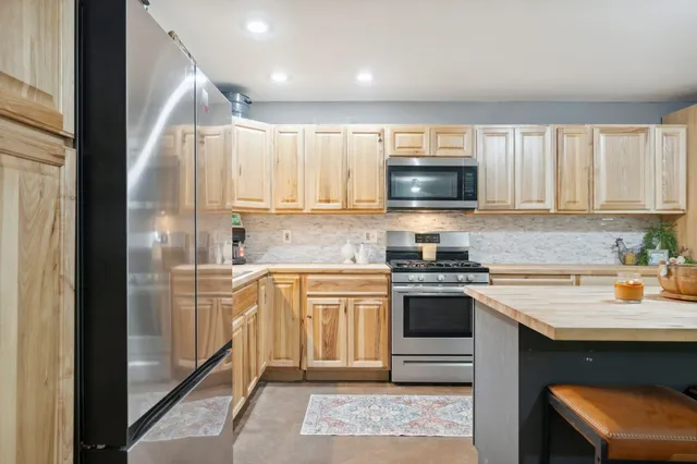 $1,250,000 | 153 May Street, Canaan, NH 03741