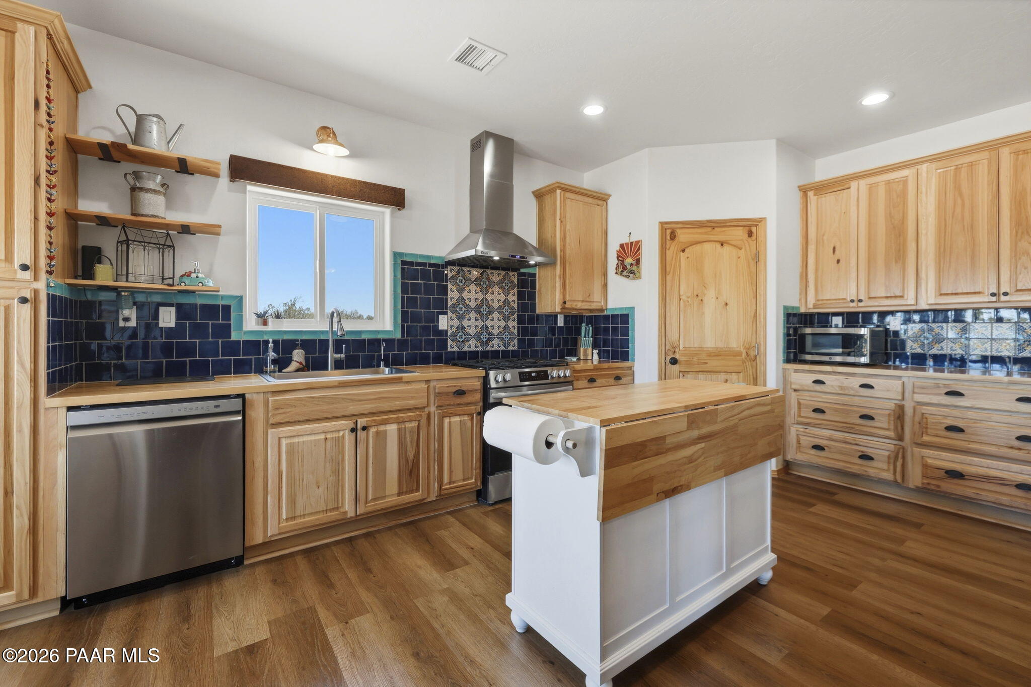 23962 North Headwaters Road Paulden, AZ 86334 - Photo 13 of 43 8-Kitchen