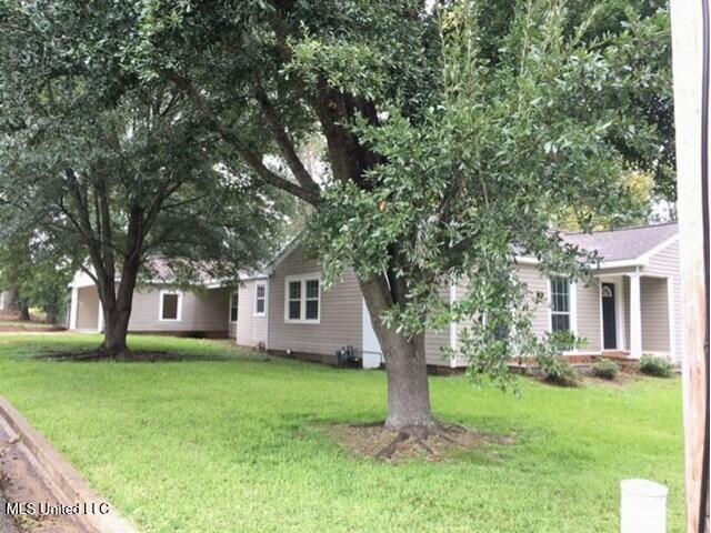 227 1st Street Southeast Magee, MS 39111 - Photo 5 of 35 Side_5