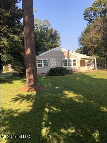 227 1st Street Southeast Magee, MS 39111 - Photo 7 of 35 Side_7