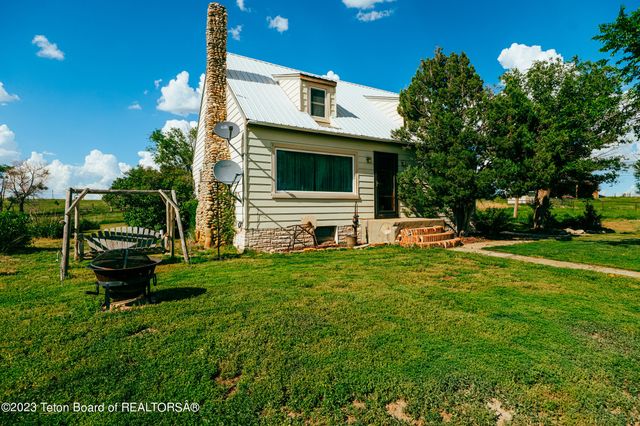 $9,500,000 | 841 Recluse Road, Recluse, WY 82725