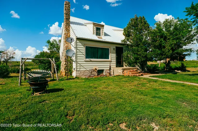 $9,500,000 | 841 Recluse Road, Recluse, WY 82725