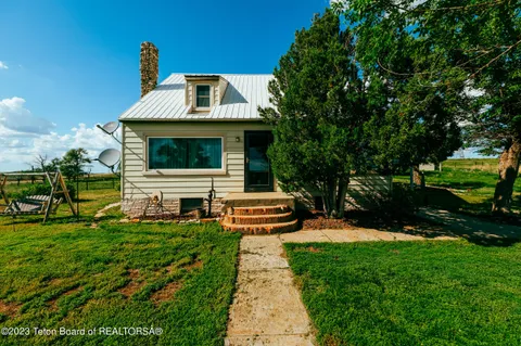 $9,500,000 | 841 Recluse Road, Recluse, WY 82725