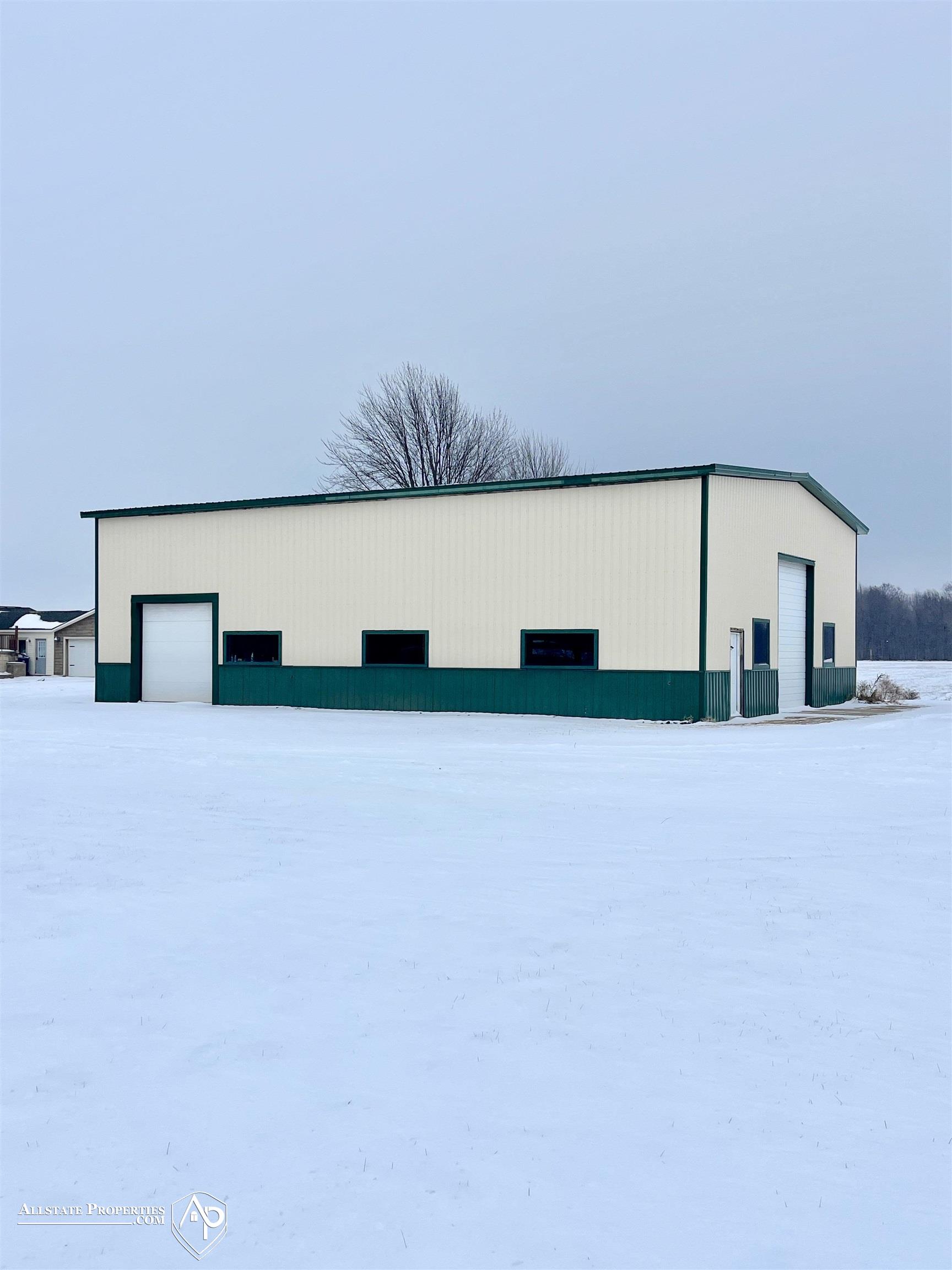 18257 E Road New Lothrop, MI 48460 - Photo 3 of 46 50164796-6139bd04-6e34-4d82-9ebc-ffb2f6e269be.JPG