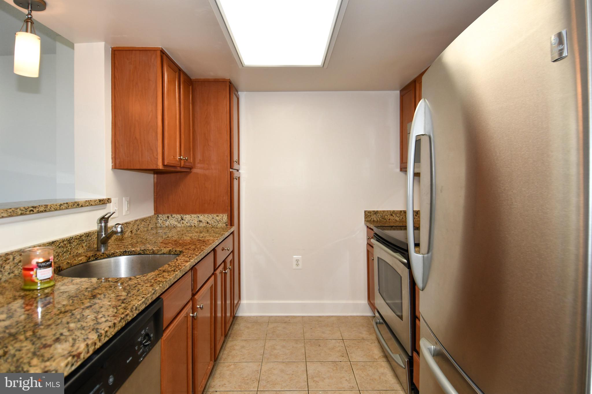 11800 Sunset Hills Road, Unit 1024 Reston, VA 20190 - Photo 9 of 41 Kitchen