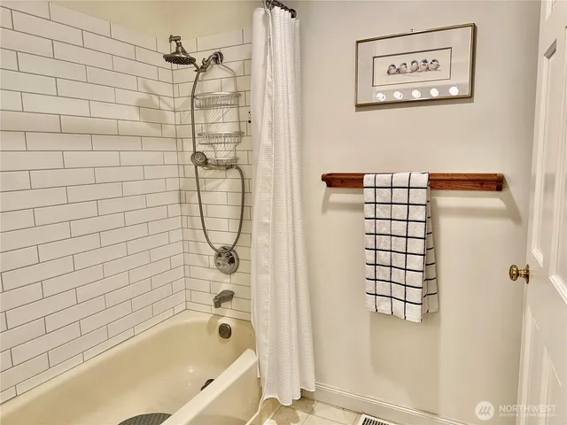 $5,600 | 4117 117th Avenue Northeast, Kirkland, WA 98033