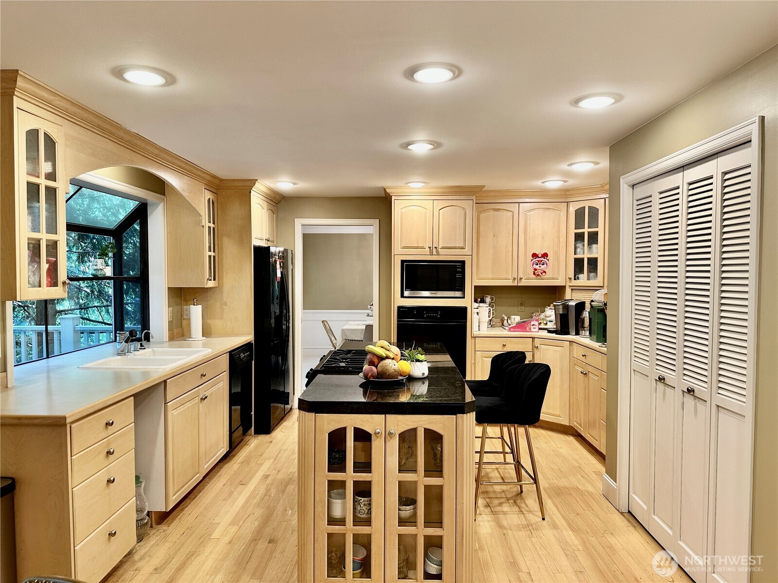 4117 117th Avenue Northeast Kirkland, WA 98033 - Photo 21 of 26