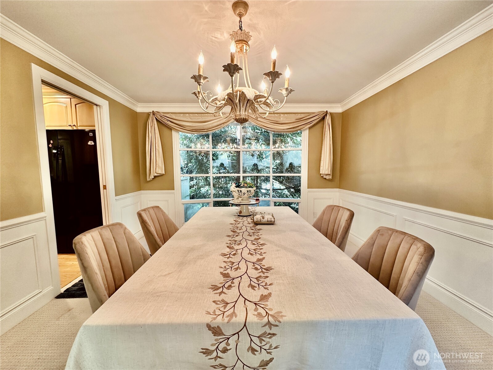 4117 117th Avenue Northeast Kirkland, WA 98033 - Photo 3 of 26