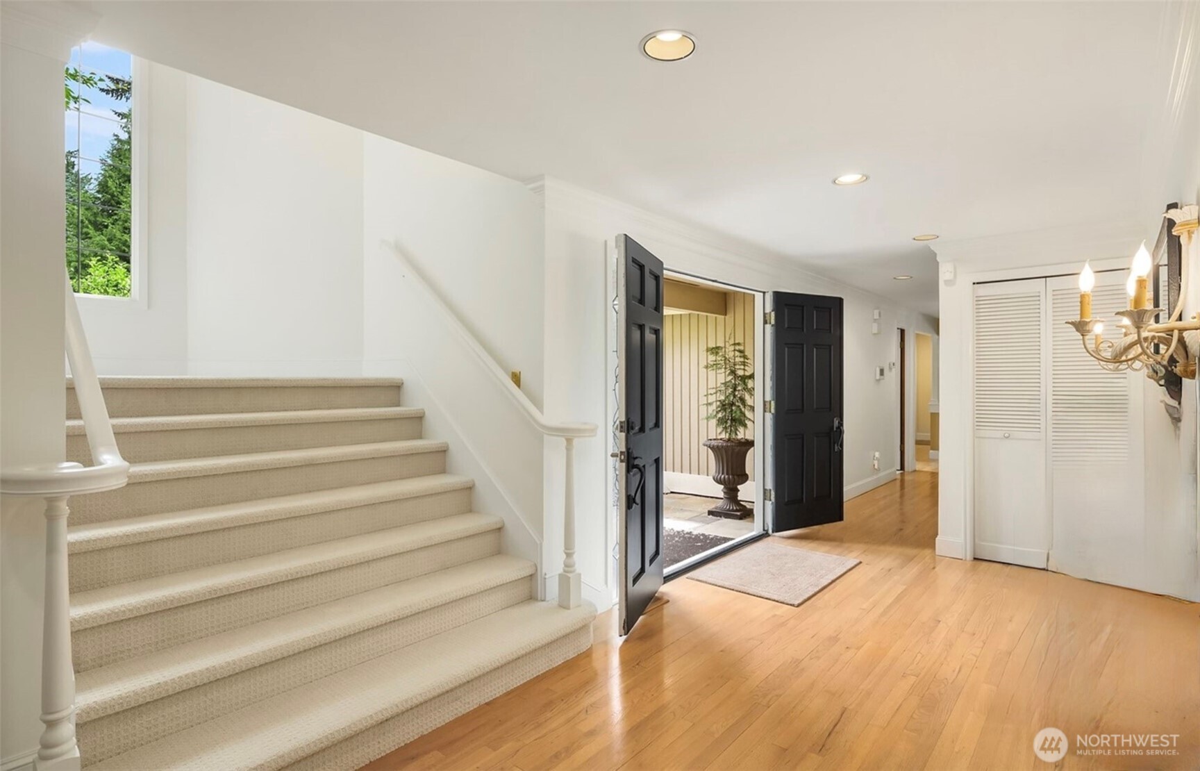 4117 117th Avenue Northeast Kirkland, WA 98033 - Photo 7 of 26