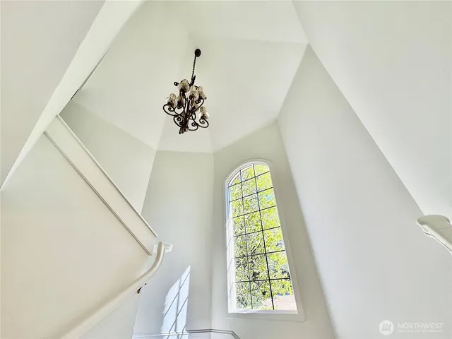 $5,600 | 4117 117th Avenue Northeast, Kirkland, WA 98033