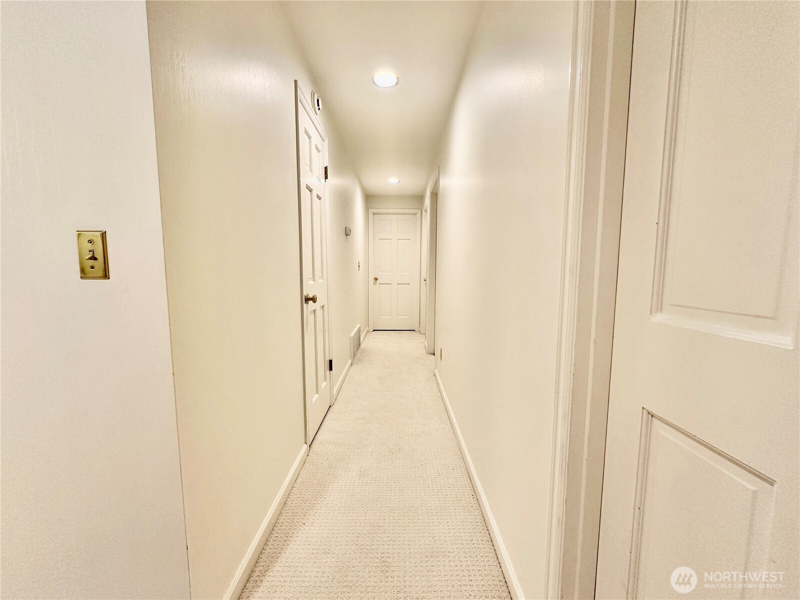 4117 117th Avenue Northeast Kirkland, WA 98033 - Photo 9 of 26