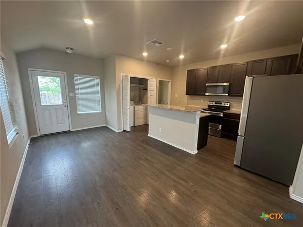 $1,800 | 2500 Marty Way, Seguin, TX 78155