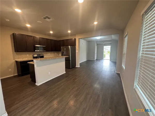 $1,800 | 2500 Marty Way, Seguin, TX 78155