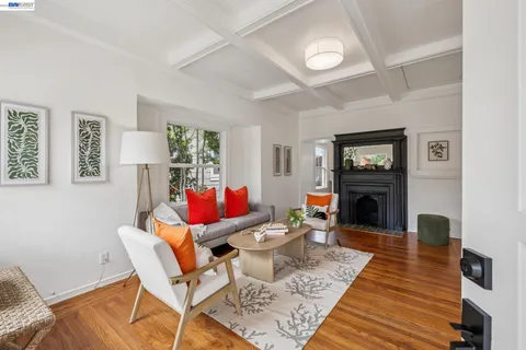 $695,000 | 608 58th Street, Oakland, CA 94609
