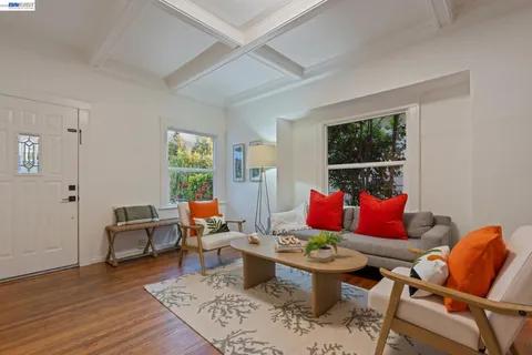 $695,000 | 608 58th Street, Oakland, CA 94609