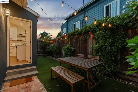 $695,000 | 608 58th Street, Oakland, CA 94609
