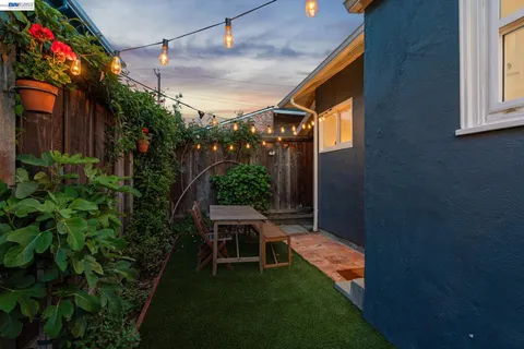 $695,000 | 608 58th Street, Oakland, CA 94609