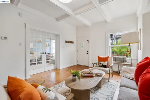 $695,000 | 608 58th Street, Oakland, CA 94609