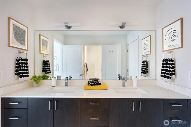 $859,995 | 1117 34th Avenue, Unit B, Seattle, WA 98122