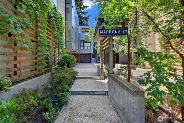 $859,995 | 1117 34th Avenue, Unit B, Seattle, WA 98122