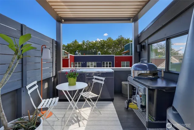 $859,995 | 1117 34th Avenue, Unit B, Seattle, WA 98122