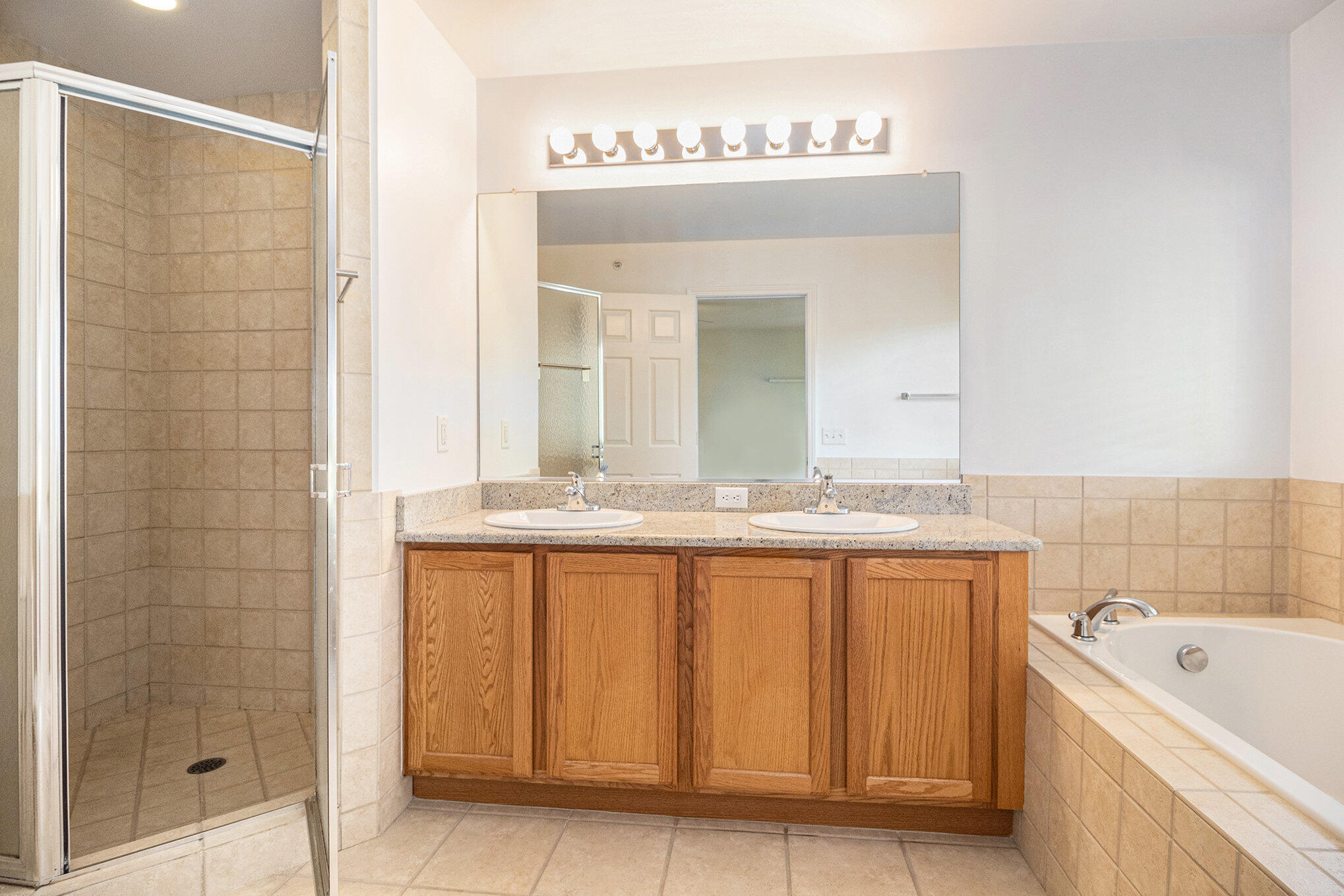 3164 Asher Road Ann Arbor, MI 48104 - Photo 20 of 27 021_img_5305_397