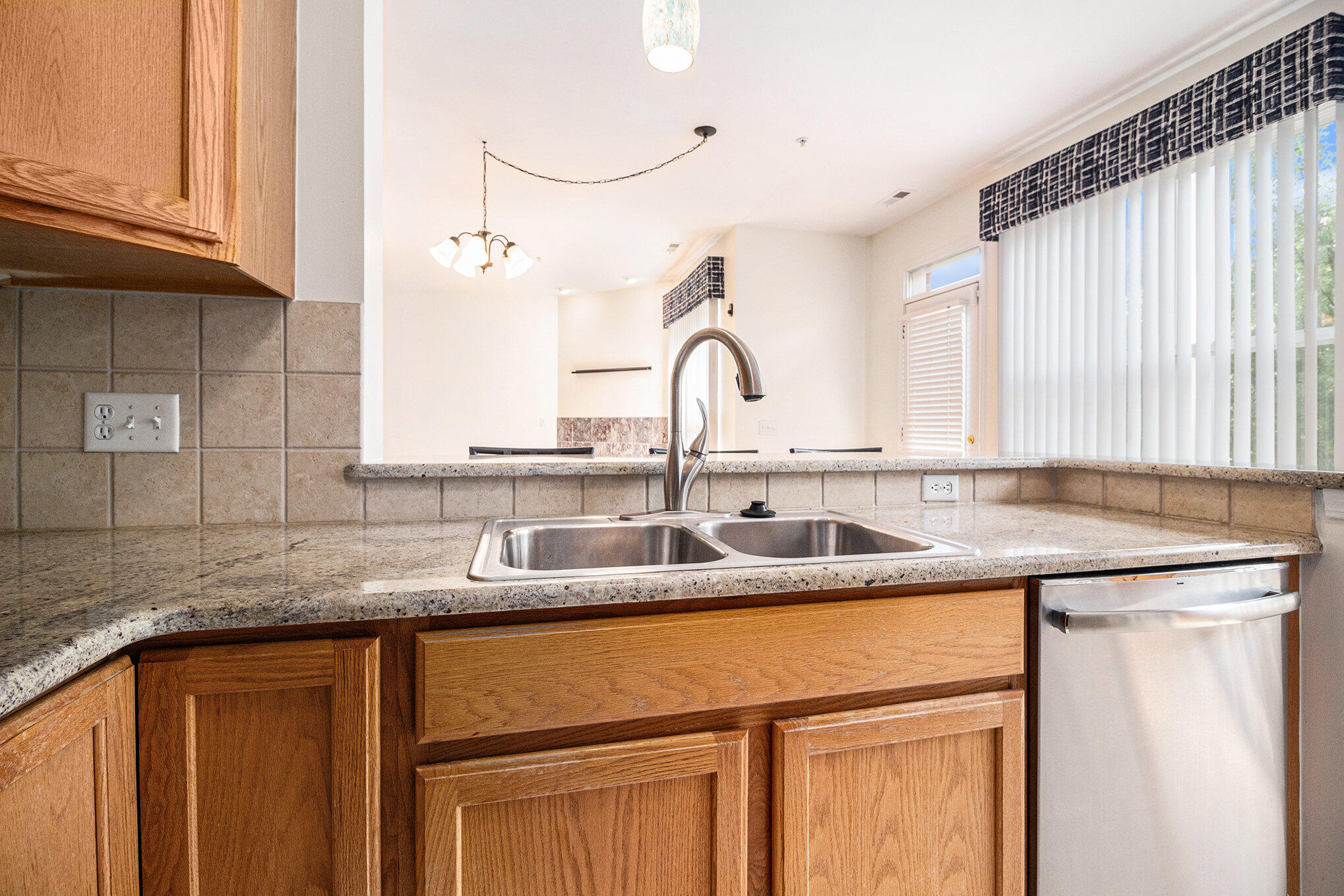 3164 Asher Road Ann Arbor, MI 48104 - Photo 10 of 27 011_img_5282_943